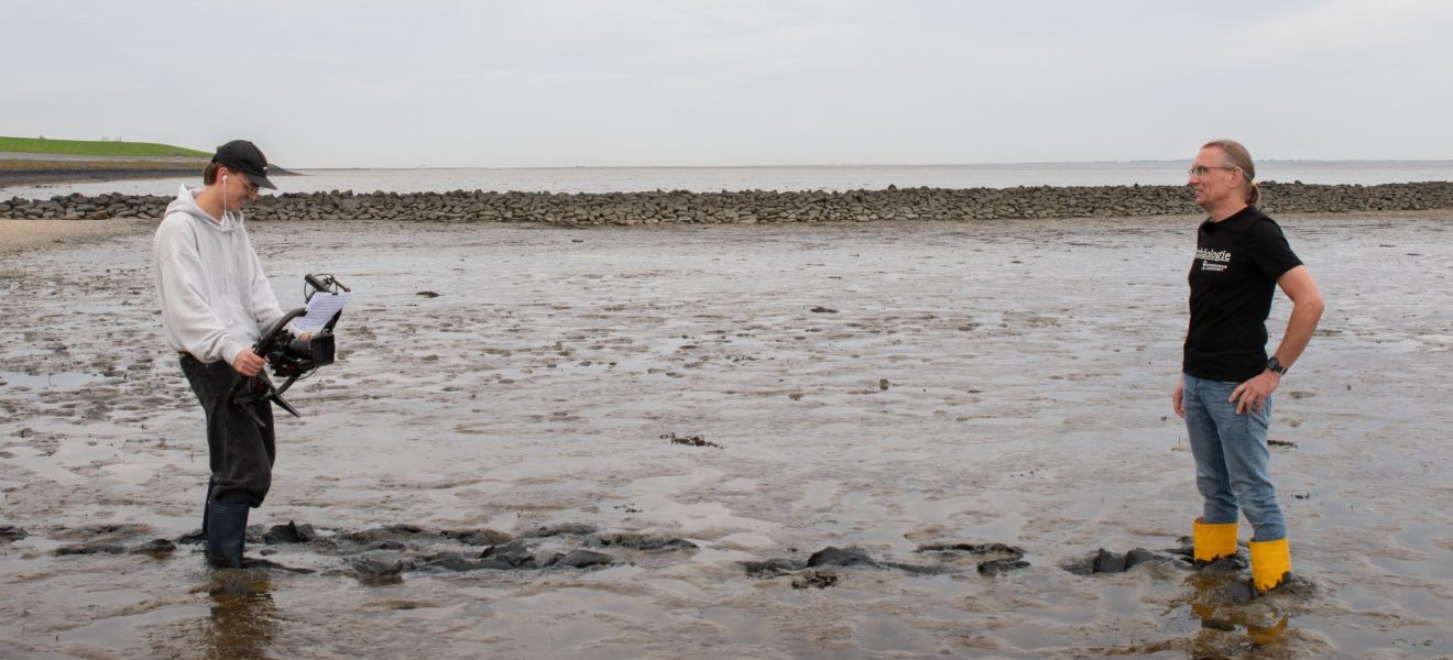 Dreharbeiten untererschwerten Bedingungen. (Foto: Sebstian Schatz/Ostfriesische Landschaft)